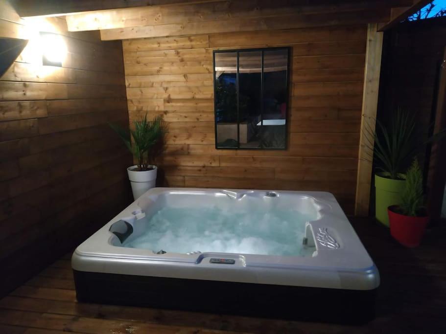 Studio Jacuzzi Prive A 8 Min A Pied De La Plage La Ciotat Exterior foto